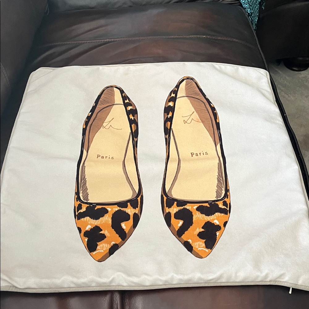 Oliver Gal Pillow case